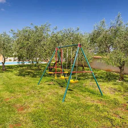 Pet Friendly In Divšići