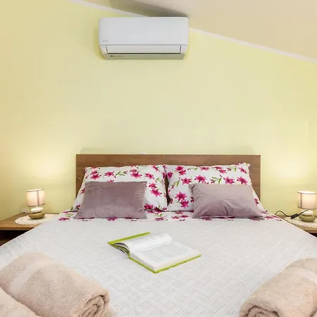 Gorgeous In With Wifi